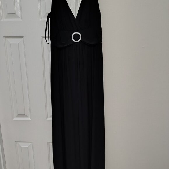 Maxi Elegant Dress - Picture 4 of 9
